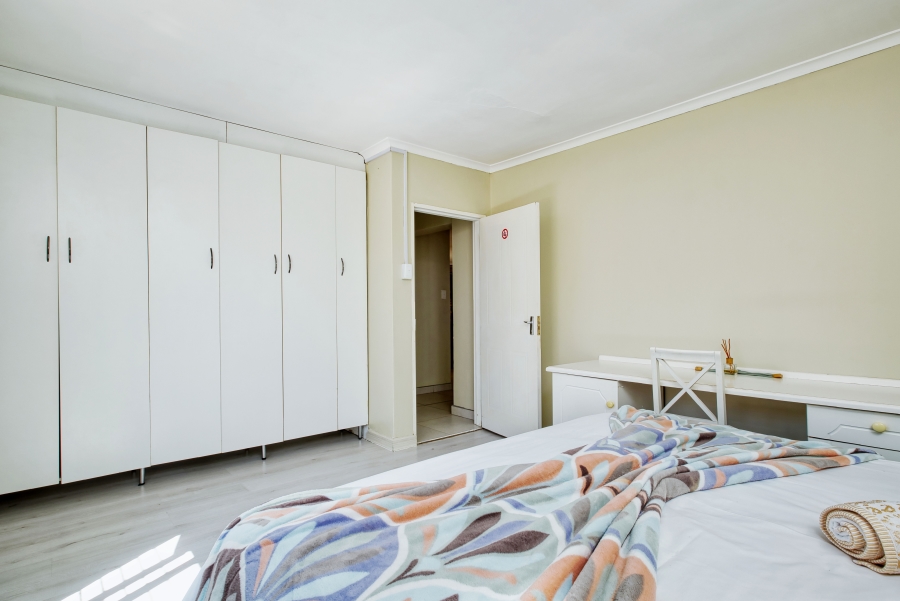 6 Bedroom Property for Sale in Summerstrand Eastern Cape